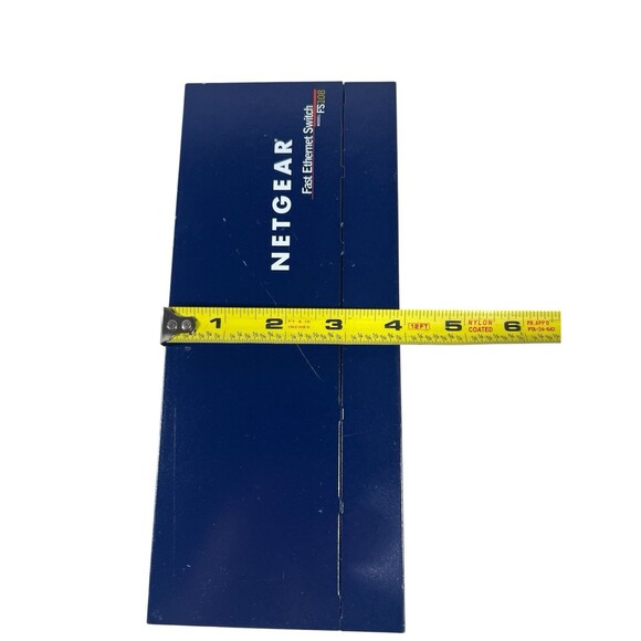 Netgear FS108 8-Port 10/100 Fast Ethernet Switch + Original Power Adapter - Picture 3 of 10